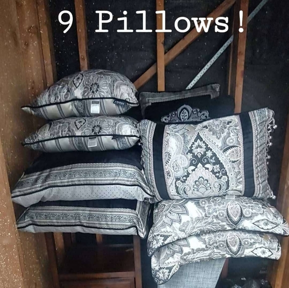 Luxurious Designer Queen Bedding Package! - Picture 2 of 4